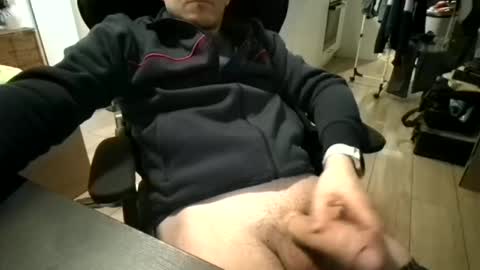 Snapshot of andre7760 chatting on March 2, 2026, 7:21 pm my skyp ericson1976 online show from March 2, 2026, 7:21 pm