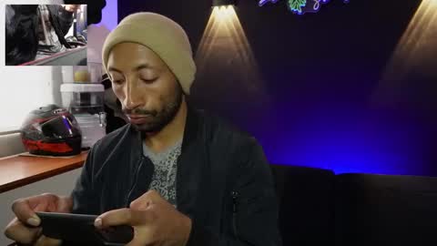 Snapshot of andre_boulleau chatting on February 6, 2025, 5:40 pm Andre online show from February 6, 2025, 5:40 pm