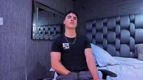 Andre Parker online show from December 18, 2024, 2:32 am