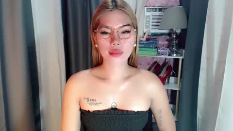 andrea06121998 online show from February 7, 2026, 7:23 am