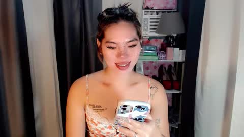 andrea06121998 online show from April 24, 2026, 1:46 pm