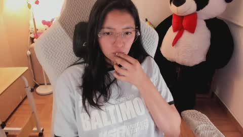 Snapshot of andrea_bonnie chatting on March 20, 2026, 1:32 am andrea_bonnie online show from March 20, 2026, 1:32 am