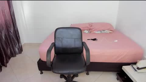 Snapshot of andrea_loaiza2 chatting on February 12, 2025, 8:29 pm Andrea online show from February 12, 2025, 8:29 pm