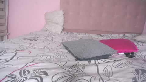 Andrea Ramos online show from September 14, 2025, 12:15 pm