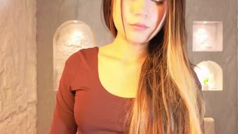 andrea_tx online show from June 4, 2026, 1:17 pm
