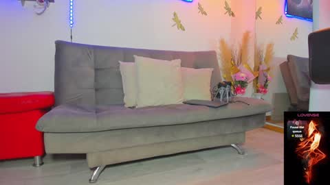 Snapshot of andrea_zhang_ chatting on February 6, 2025, 3:37 am Andrea online show from February 6, 2025, 3:37 am