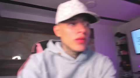 andrees_s online show from November 23, 2025, 3:17 am