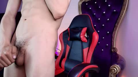 andreew_style_ online show from March 17, 2026, 10:02 pm