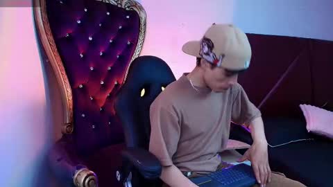 andreew_style_ online show from March 28, 2026, 8:30 pm