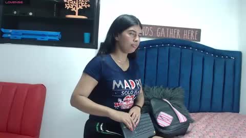 Snapshot of andreinabrown18 chatting on December 4, 2024, 3:43 pm Andreina online show from December 4, 2024, 3:43 pm
