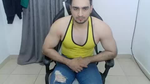 andres180950734 online show from June 4, 2026, 11:44 pm