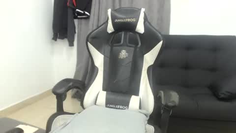 andres180950734 online show from July 18, 2026, 11:14 am