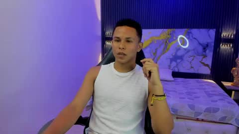 IM ANDRES online show from April 6, 2026, 2:42 am