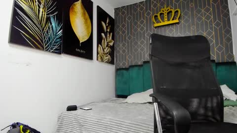 insta andres clark  online show from February 8, 2026, 4:54 pm