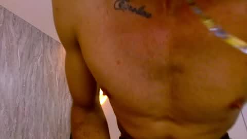 andres_colins1 online show from April 28, 2026, 2:27 am