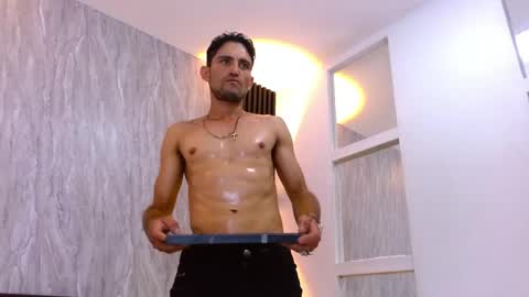 andres_colins1 online show from April 28, 2026, 6:57 pm