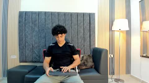 Snapshot of andres_cream chatting on September 15, 2025, 12:16 pm andres_cream online show from September 15, 2025, 12:16 pm