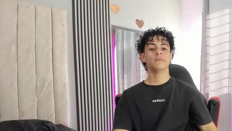 Snapshot of andres_cream chatting on November 6, 2025, 12:28 pm andres_cream online show from November 6, 2025, 12:28 pm