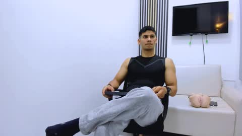 andres_stud online show from February 7, 2026, 5:22 am