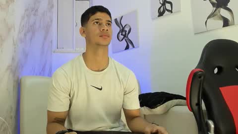 ANDRES  online show from November 18, 2025, 12:42 pm