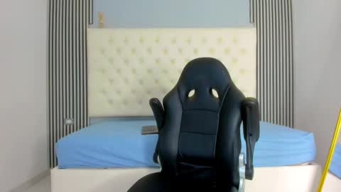 ANDRES  online show from December 17, 2025, 4:40 am