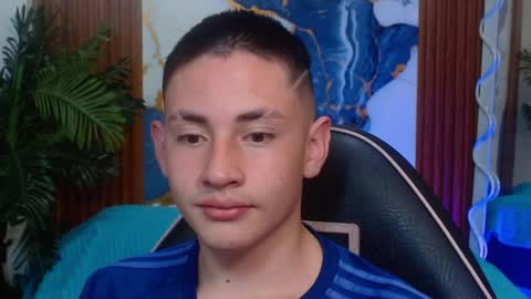 Snapshot of andres_tay chatting on April 25, 2026, 2:36 am andres_tay online show from April 25, 2026, 2:36 am