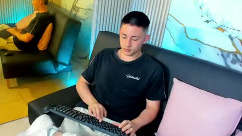Snapshot of andres_tay chatting on May 8, 2026, 7:19 pm andres_tay online show from May 8, 2026, 7:19 pm