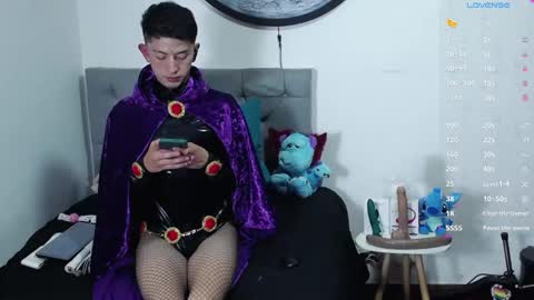 andrescruz_ online show from October 31, 2025, 3:18 am