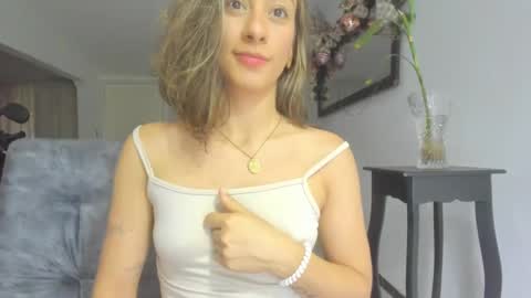 Snapshot of andresgiraldo1 chatting on January 5, 2025, 11:22 pm Isa --------- online show from January 5, 2025, 11:22 pm