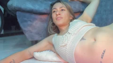 Snapshot of andresgiraldo1 chatting on March 9, 2025, 12:00 am Isa --------- online show from March 9, 2025, 12:00 am