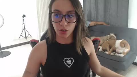 Snapshot of andresgiraldo1 chatting on September 17, 2025, 1:18 am Isa --------- online show from September 17, 2025, 1:18 am