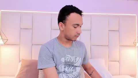 Snapshot of andressolorzano chatting on May 2, 2026, 11:26 am Andres online show from May 2, 2026, 11:26 am