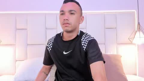 Snapshot of andressolorzano chatting on May 19, 2026, 11:27 am Andres online show from May 19, 2026, 11:27 am