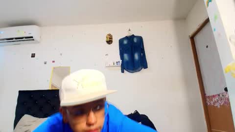 Snapshot of andreswhite_shotoflust chatting on June 2, 2026, 6:43 pm andreswhite_shotoflust online show from June 2, 2026, 6:43 pm