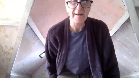 Snapshot of andrew160258 chatting on April 7, 2026, 12:38 pm Andrew online show from April 7, 2026, 12:38 pm