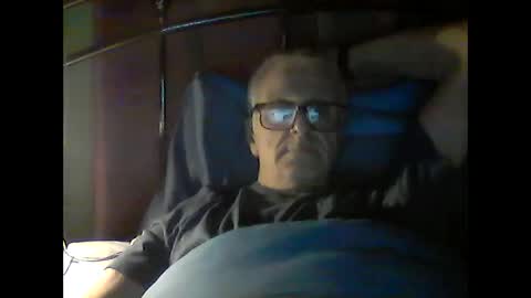 Snapshot of andrew160258 chatting on May 16, 2026, 12:40 am Andrew online show from May 16, 2026, 12:40 am