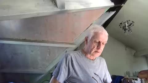 Snapshot of andrew160258 chatting on May 22, 2026, 11:05 am Andrew online show from May 22, 2026, 11:05 am