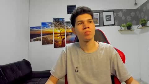 andrew_2811 online show from November 2, 2025, 4:15 am