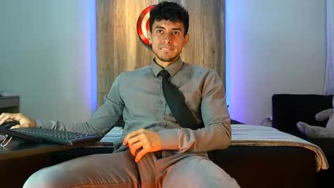 Andrew online show from October 13, 2025, 2:33 am