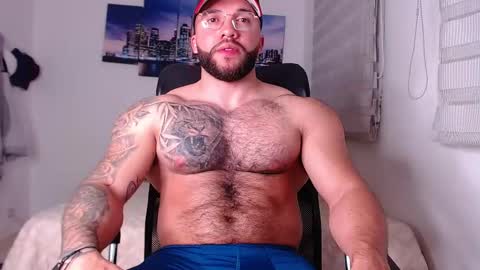 andrew_holden__ online show from September 9, 2025, 1:05 am