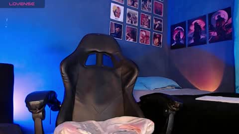 Andrew online show from October 10, 2025, 4:33 am