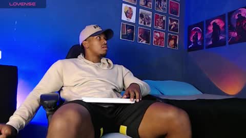 Andrew online show from October 16, 2025, 12:44 am