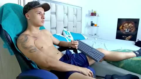 Snapshot of andrew_lover21 chatting on February 17, 2026, 3:03 am Andrew online show from February 17, 2026, 3:03 am