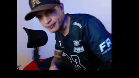 andrew_smitx online show from March 5, 2026, 12:39 am