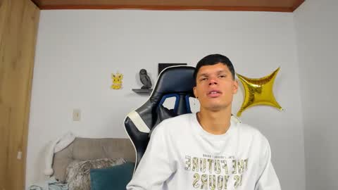 andrew_thopsom online show from January 9, 2026, 1:03 pm