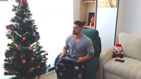 Andrew online show from December 11, 2024, 1:49 pm