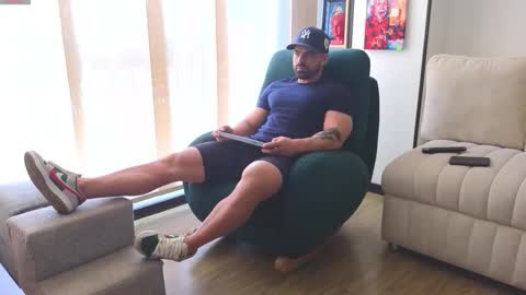 Andrew online show from September 22, 2025, 2:30 pm