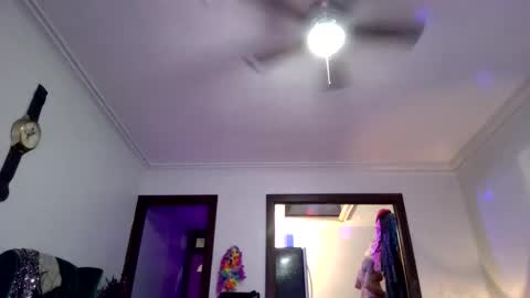 Snapshot of andrewgennie chatting on November 30, 2025, 4:05 am andrewgennie online show from November 30, 2025, 4:05 am