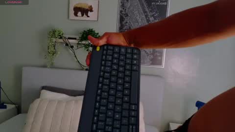 ANDREW KENNOXX online show from April 6, 2026, 8:32 pm