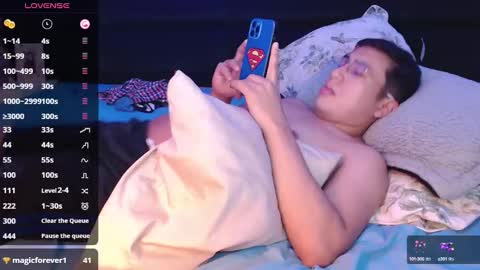 andrewmhilton_ online show from January 1, 2025, 8:02 am